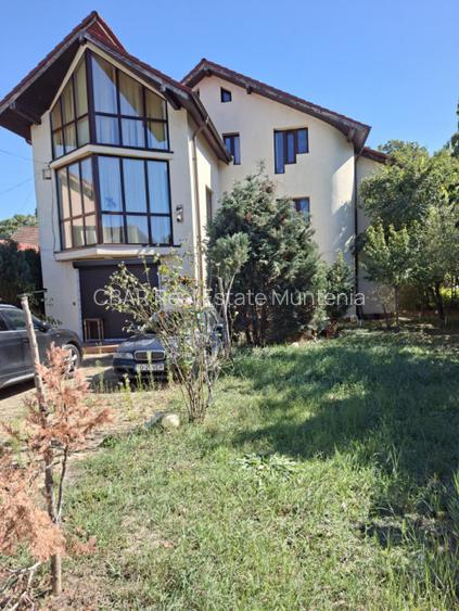 Vilă spațioasă de  7 cam, 250 mp, curte 400 mp, Pitești, Gavana Padure 3000 Euro - 2