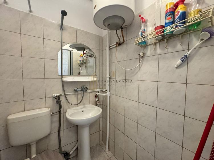 Garsoniera la parter zona Stefan Cel Mare