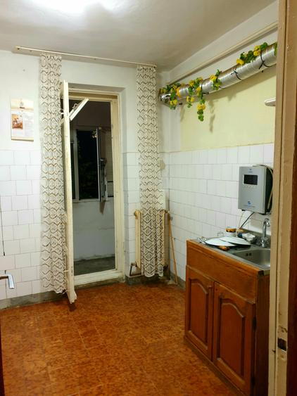 Apartament 3 camere 67mp zona Centrala cu garaj si beci 88.000eur neg
