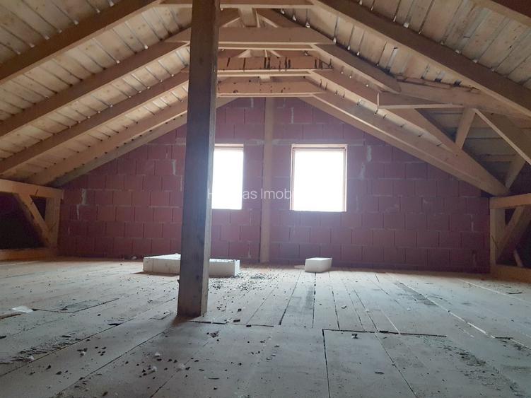 Casa tip duplex finisata, teren 380 mp, Dezmir zona str Criseni - 42