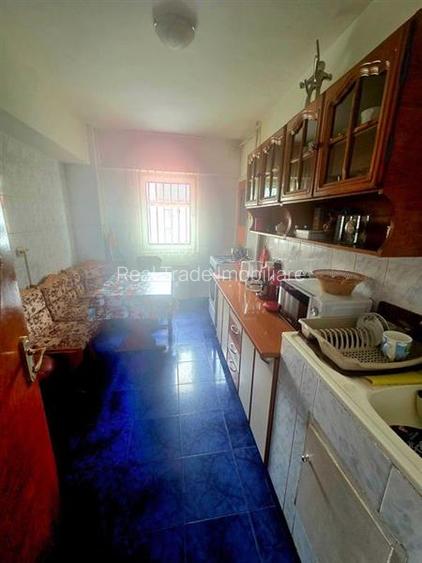 Apartament 3 camere, 2 bai, 2 balcoane, etaj intermediar zona Noua - 3
