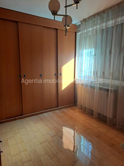 Apartament cu 3 camere de vânzare – Micro 19, Strada Brăilei