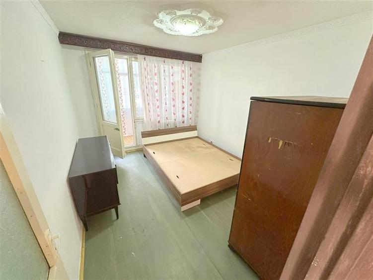Apartament 3 camere semidecomandat, zona Narcisa