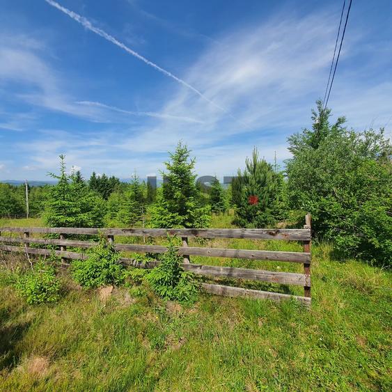 Când oboseala nu mai trece cu un city break, ai nevoie de un teren la munte