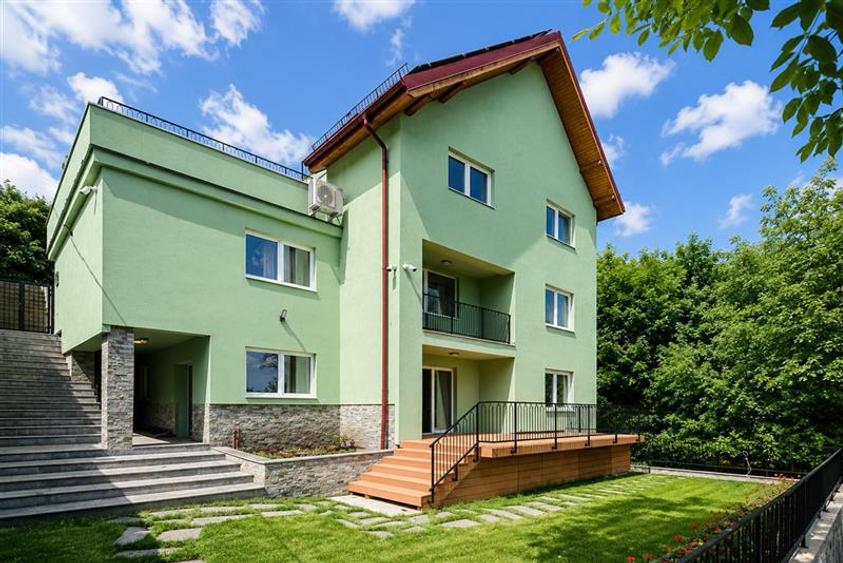 Vila exclusivista, aspect modern in eleganta prezentare, Central, Brasov