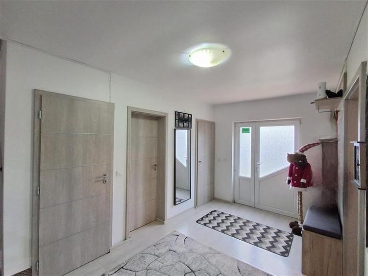 Vila de vanzare centru Valea Lupului