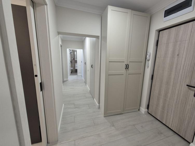Apartamnent decomandat cu 3 camere, Sector 6
