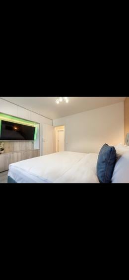 Apartament premium 2 camere,UrbanPlaxa,AC,Balcon panoramic 14 m, Boxa+ Parcare,