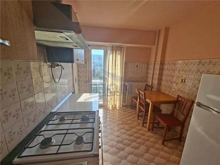 Apartament 3 camere, decomandat, Piata Sfanta Vineri
