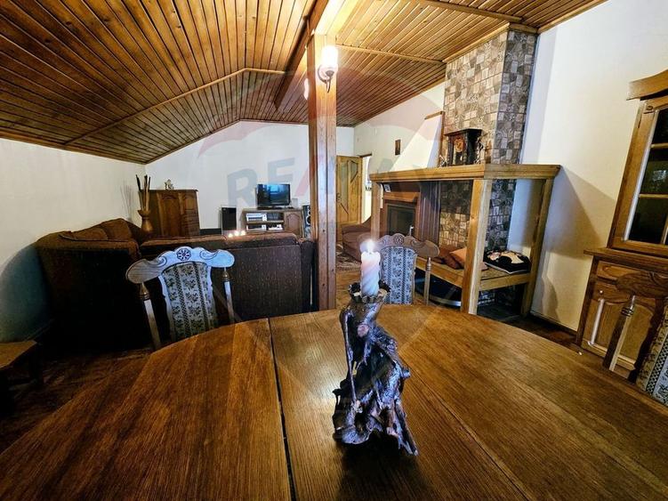 SINAIA- APARTAMENT DE VACANTA/ REZIDENTIAL- 3 camere in vila!