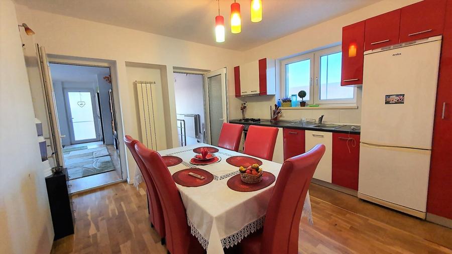 Casa individuala cu teren 800 mp cartier Tilisca