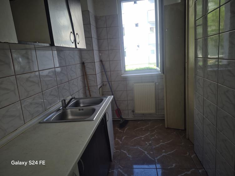 Apartament 3 camere, zona 1 Decembrie 1918