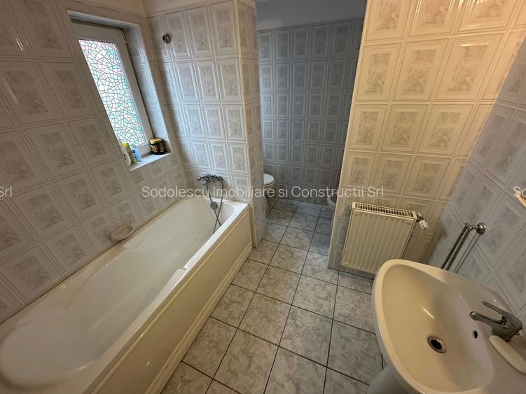 Casă / Vilă cu 5 camere zona Lunei - 23