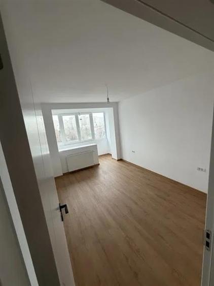 Apartament 3 camere Vatra Luminoasa