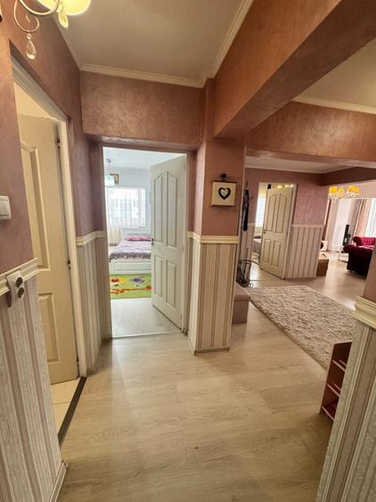 Apartament 3 camere, 67 mp, complet renovat, etaj 1, zona Central