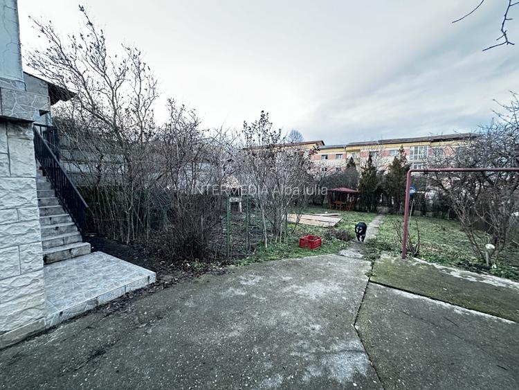 Vanzare Casa 7 Camere Renovata P+M cu 750 mp Teren acces 2 strazi topAlba CENTRU - 9
