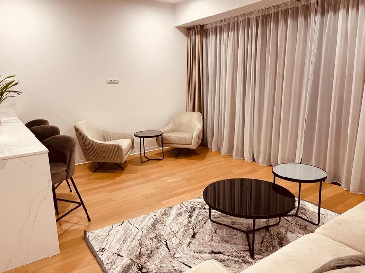One Mircea Eliade, apartament cu vedere spre lac