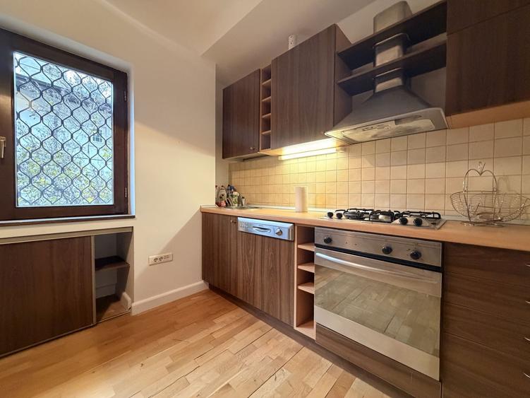 APARTAMENT 3 CAMERE | MEZANIN | PRIMAVERII