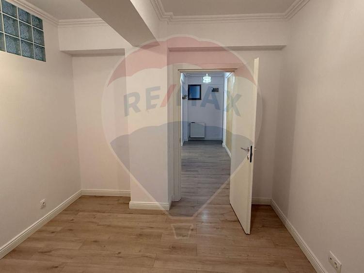 INCHIRIERE Apartament cu 3 camere in zona Aviatiei