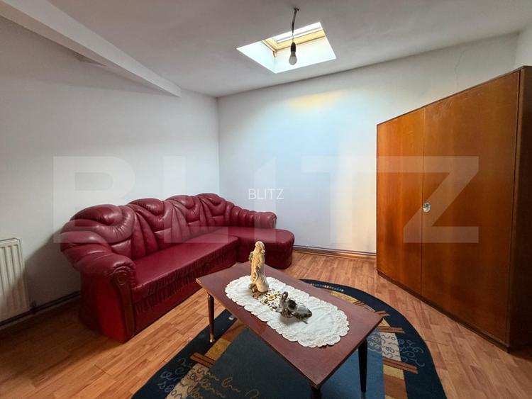 Camera de inchiriat la casa– 250 €/luna, utilitati incluse - zona Craiter