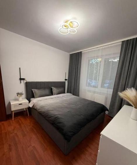 APARTAMENT 4 CAMERE BARCA MOBILAT UTILAT