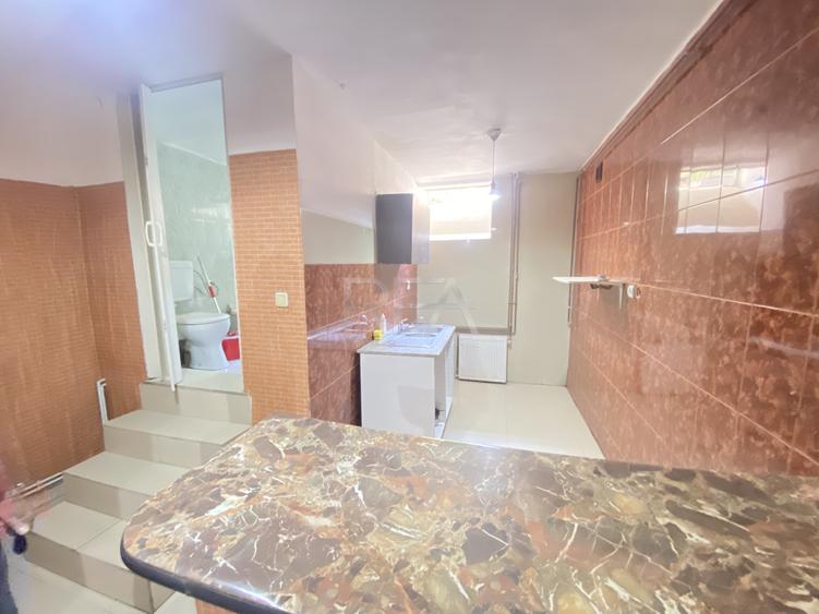 3 camere- Centrala Proprie- Bulevardul Regina Elisabeta-Stradal