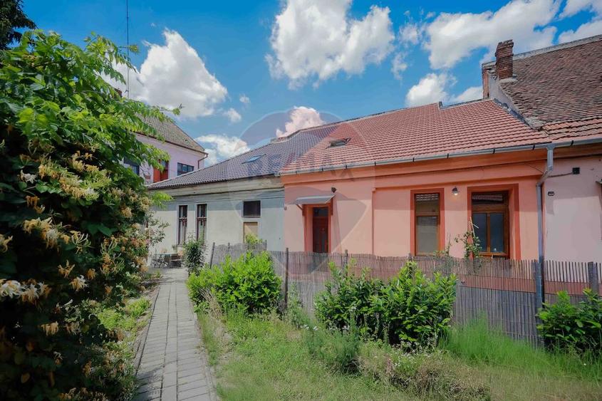 Apartament cu 3 camere de vânzare în zona Ultracentral
