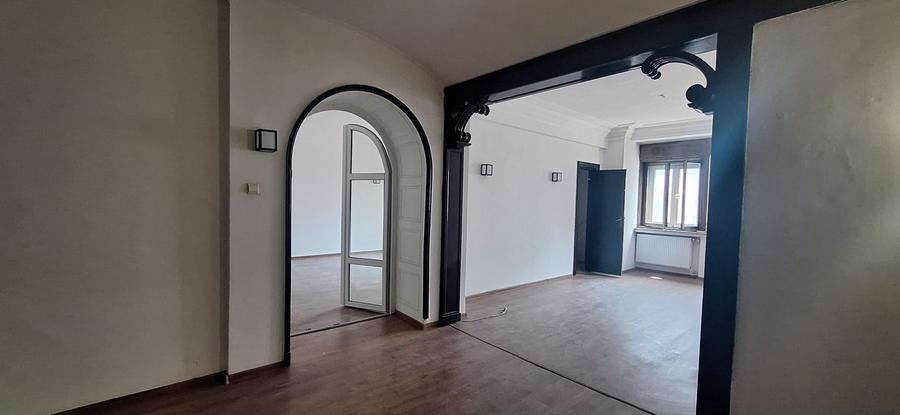 Apartament 4 camere Magheru 135mp Risc 1