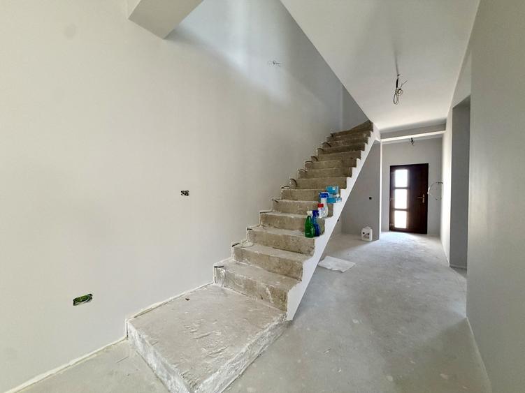 Duplex spatios, 5 camere, 162 mp utili, 538 mp teren - Dumbravita