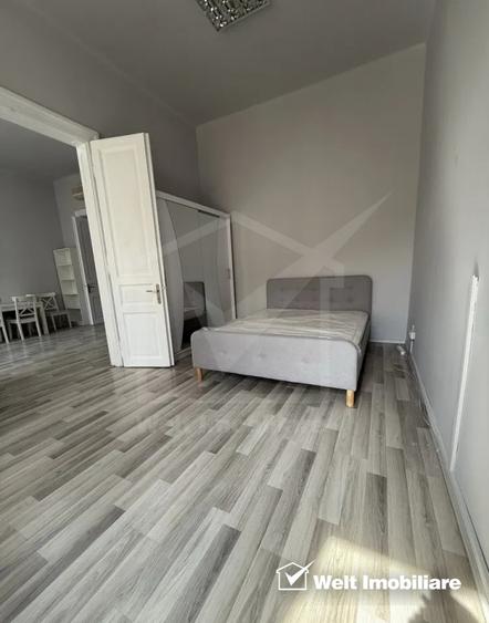 Central, cladire istorica, renovat, 2 camere