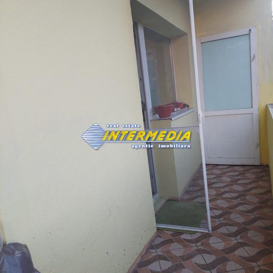 Garsoniera de vanzare in Cetate etaj 1 decomandata