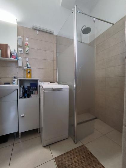 Apartament cu 3 camere semidecomandat în Armeneasca