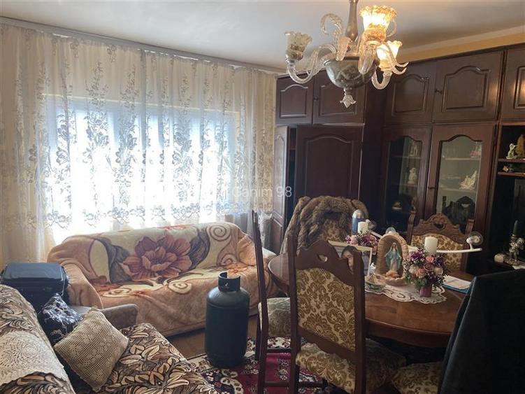 Apartament 2 camere , zona ultracentrala - Piata Moldovei , et 2 , decomandat , - 2