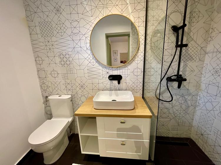 Apartament 3 camere,1 parcare privată,aproape de UMF