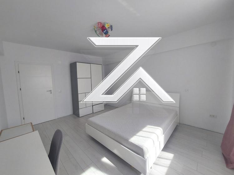 Central! Închiriez apartament 3 camere – modern, 2011
