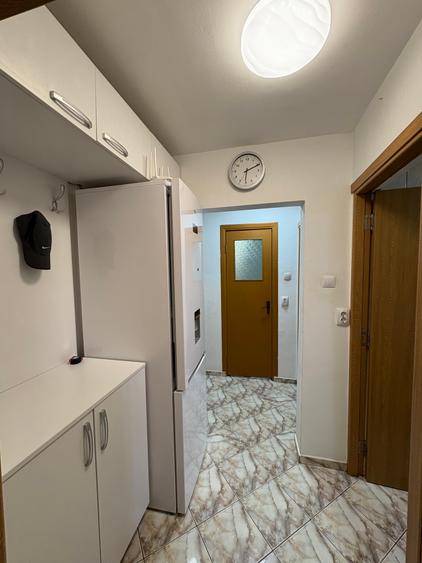 Berceni,ap. 2 camere,42mp,et.2,renovat recent,loc parcare inclus,420Euro/luna