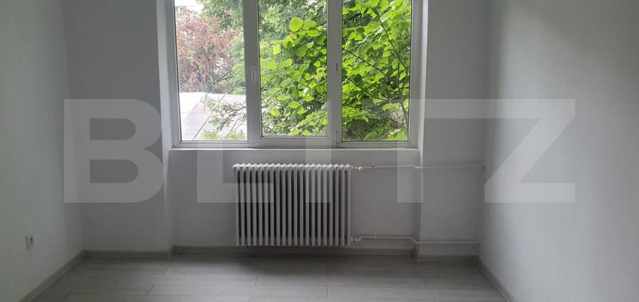 Apartament cu 3 camere, semidecomandat, renovat, nemobilat in Vatra Dornei