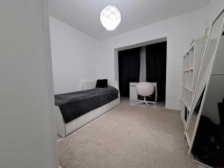 Oportunitate!-Apartament 4 camere-etaj 3-bloc izolat cu vata bazaltica-Lipovei