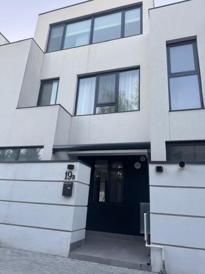 Proprietar închiriez vila Pipera zona Iancu Nicolae