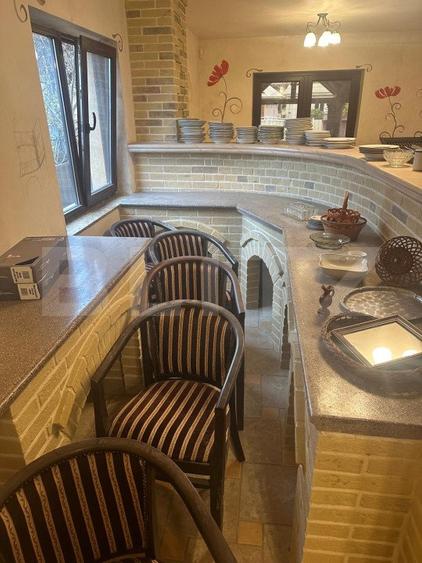 Spatiu comercial cu destinatie restaurant, 280 mp utili, Radauti
