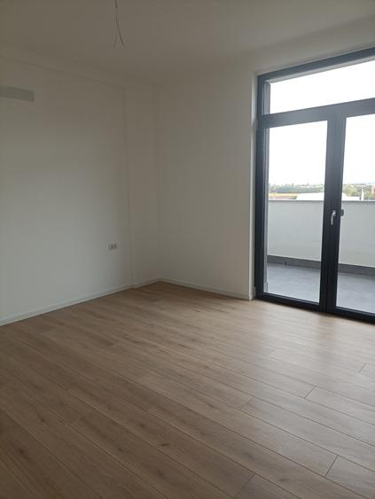 Comision 0.Apartament 4 camere,2 garaje,boxa,zona Torontalului