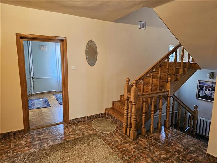 Inchiriere casa individuala 4 camere, zona Piata Fraternitatii, cartier Gheorghe