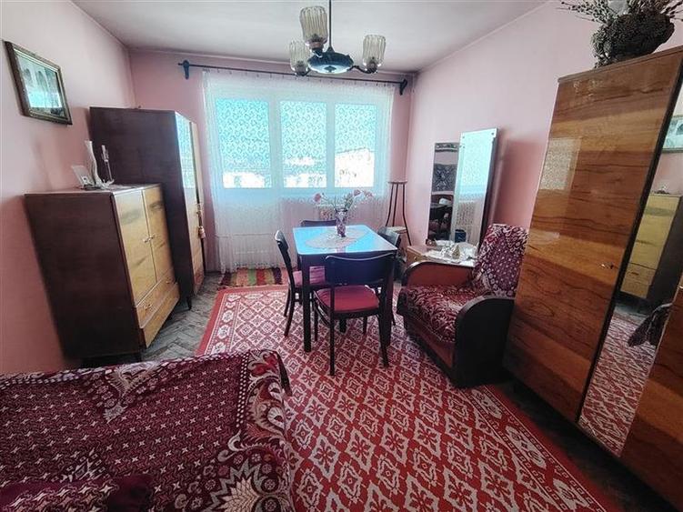 Apartament cu 3 camere (Gheorgheni Cart. Florilor, bl. 13)