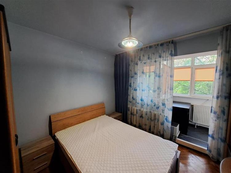 Apartament cu 2 camere, Decomandat, situat in cartierul Manstur!