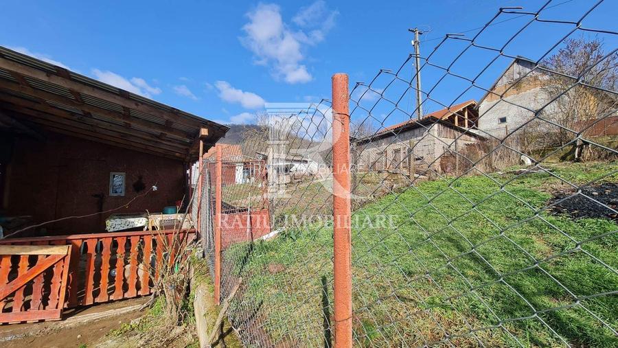 Casă din cărămidă | Teren 800 mp | Anexe tradiționale | Magura-Toplita - 6