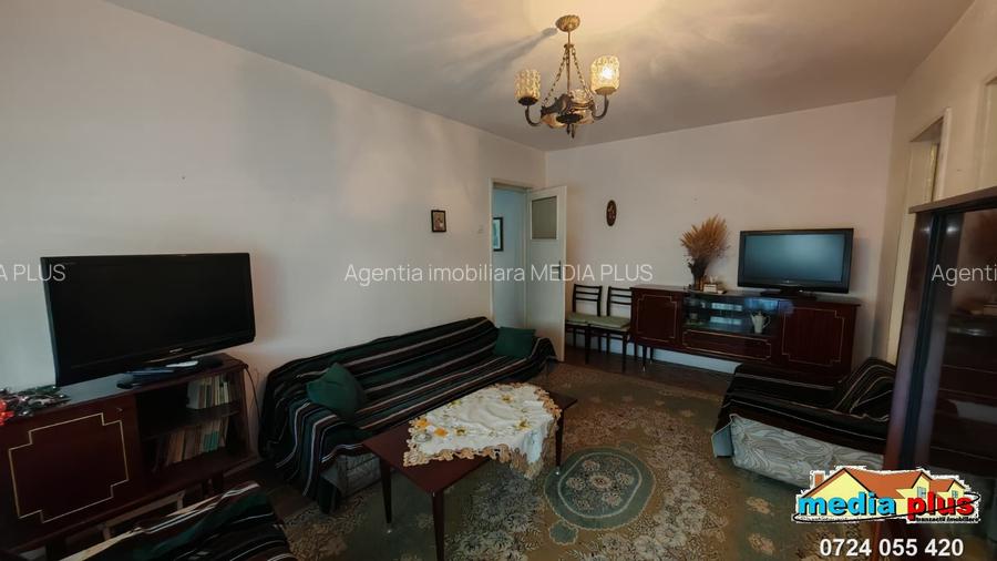 Apartament 3 camere semidecomandat, Micro 19 – str. Brăilei,