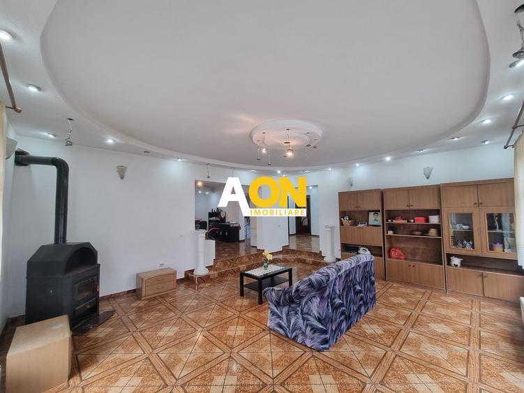 De vanzare casa 6 camere, S+P+M, 900mp teren, Cetate