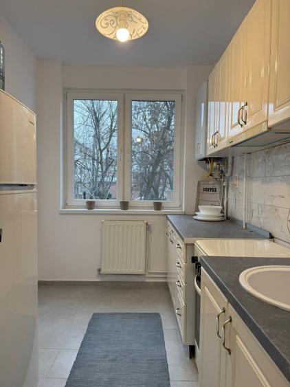 - Apartament La Cheie,  Etaj 1, Zona Independentei - H. Botev.