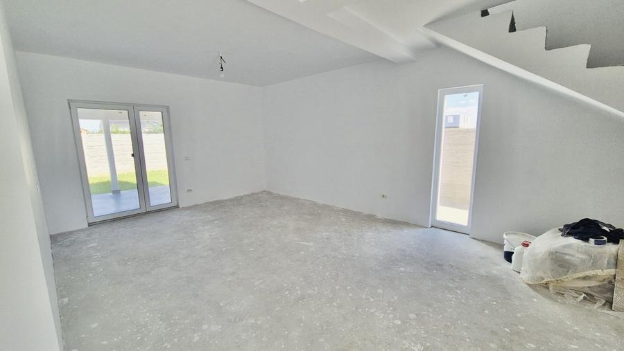 Duplex 4 camere, 110mp utili, 290mp teren in Giroc