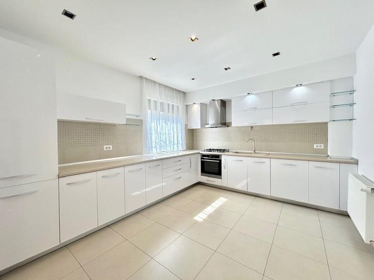 Modern villa | terrace jacuzzi | security | Iancu Nicolae